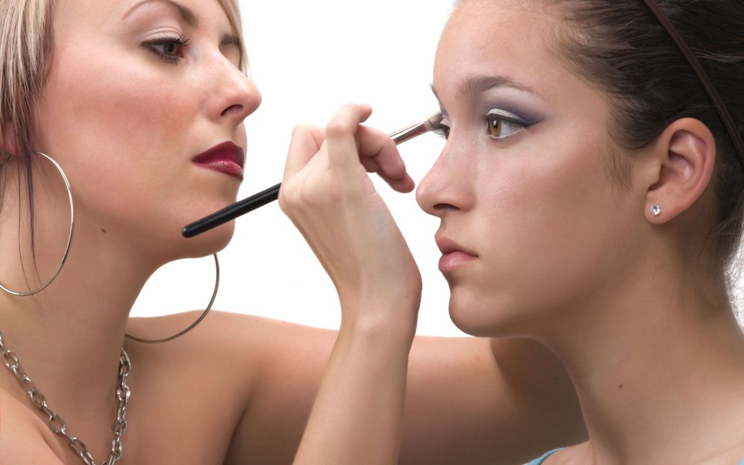 How Bridal Makeup Enhances Your Wedding Look With Flawless Finishes