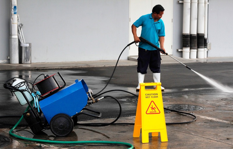 Enhance Your Home’s Curb Appeal With Pressure Washing Pinellas Park FL Services Now