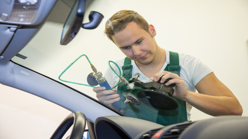 The Benefits Drivers Gain From Auto Window Tinting Las Vegas NV in Extreme Heat