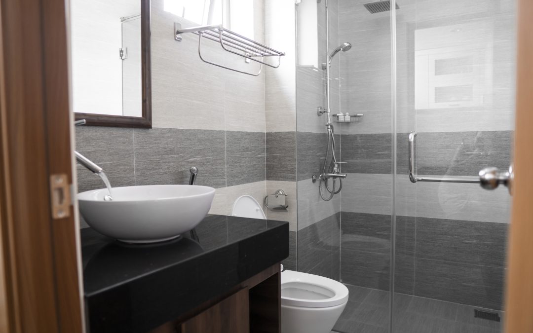 Key Benefits of Working with a Sliding Shower Door Shop in Loveland, CO, Experts Recommend